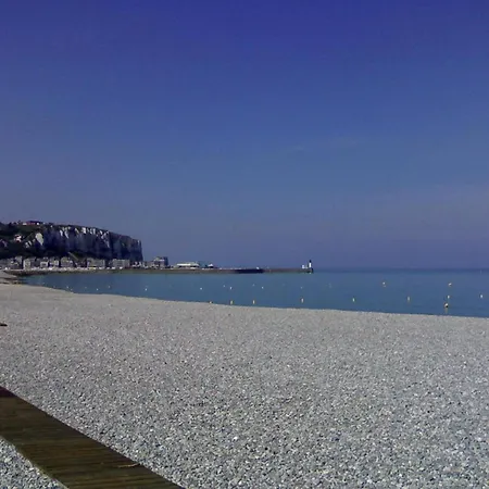 Townhouse Near Bay Of Somme And Beaches, Cleaning Included Holiday home